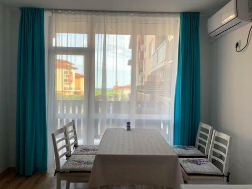 Chateau Aheloy 2, Apartment With Sea View