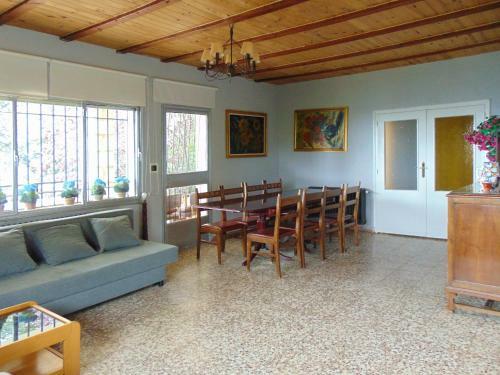 Villa Casa En Miraflores, Para Grupos Con Piscina, Barbacoa, Barra de Bar