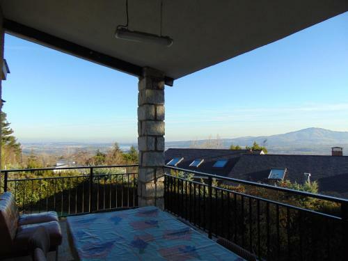 Villa Casa En Miraflores, Para Grupos Con Piscina, Barbacoa, Barra de Bar