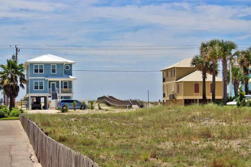 Summerhouse West By Youngs Suncoast