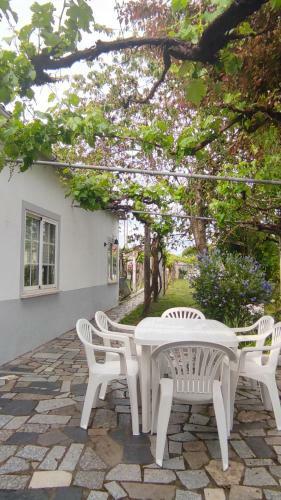 Morin Grey Casa En El Coraz�n de La Ribeira Sacra
