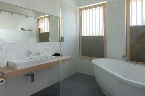 Hostal Hotel Gasthof Adler