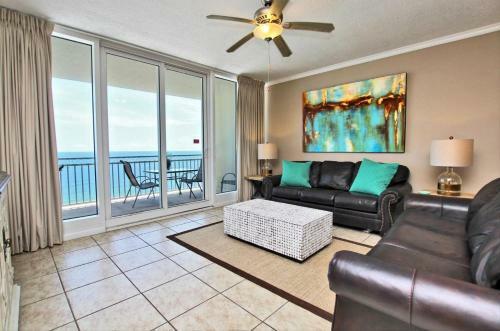 Colonnades 1202 By Youngs Suncoast