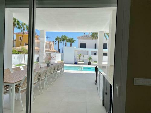 Luxury Seaside Villa With Private Pool In Cabo Roig