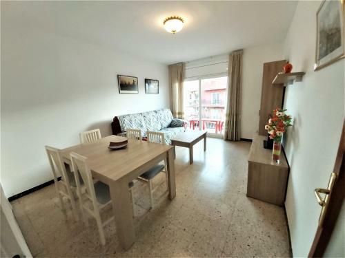 Apartamento Con Terraza Muy Cerca Del Mar