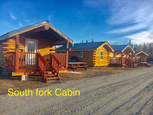 Hostal Alaska Log Cabins On The Pond