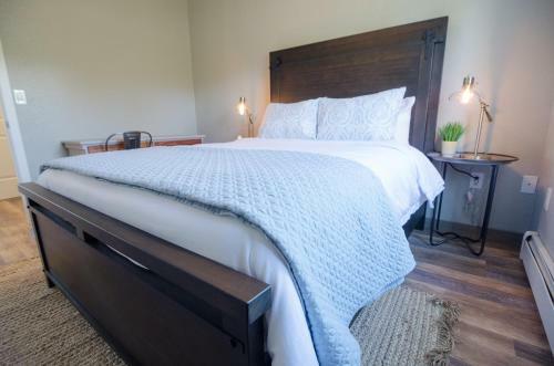 Motel Colony Suites
