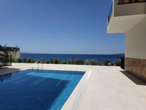 Golden Beach Residence - Front Beach Luxury Apartments