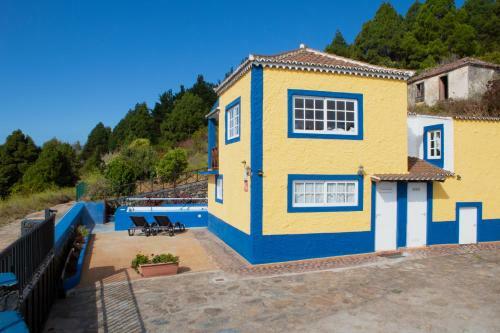 Casa Alba, Casa R�stica En La Colina Con Piscina-spa Climatizada Y Vistas Al Mar