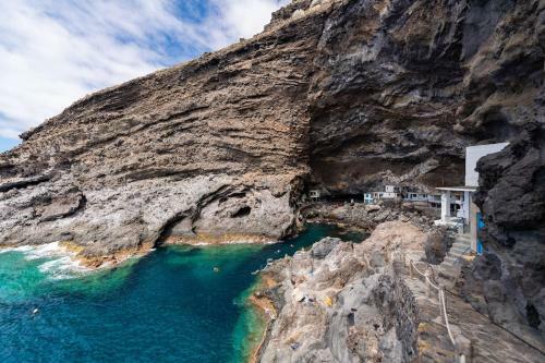 Casa Alba, Casa R�stica En La Colina Con Piscina-spa Climatizada Y Vistas Al Mar