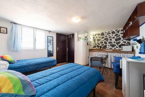 Casa Alba, Casa R�stica En La Colina Con Piscina-spa Climatizada Y Vistas Al Mar