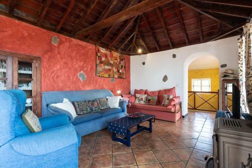 Casa Alba, Casa R�stica En La Colina Con Piscina-spa Climatizada Y Vistas Al Mar