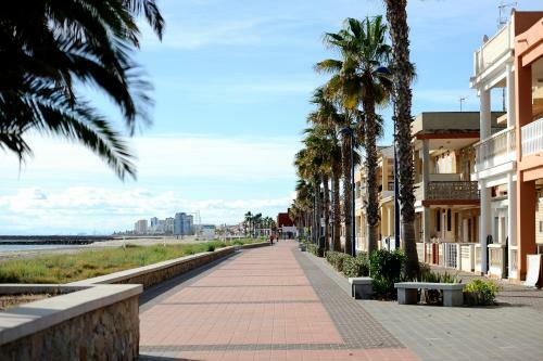 Apartamento Amplio. Vistas A La Playa