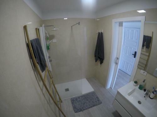 Relajante Apartamento Con Terraza Y Piscina