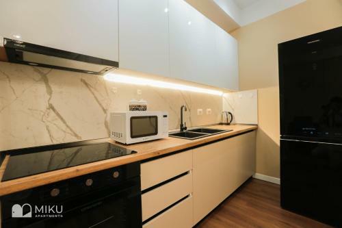 Miku Apartment-perfect 1bd At Komuna E Parisit