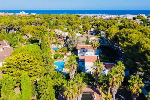 Villa Estilo Californiano Con Piscina