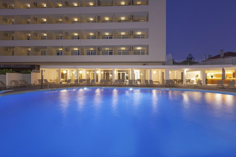 Carcavelos Beach Hotel