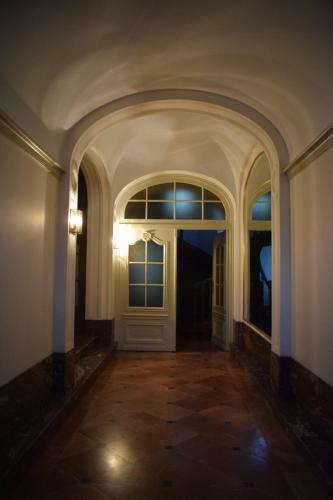 Room With A Private Bathroom In Eu District