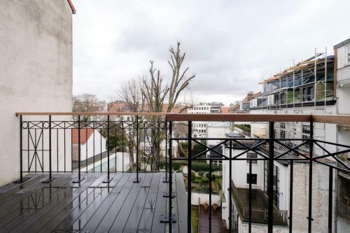 Fabulous Apartments In Ch�telain Area