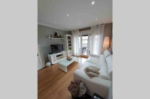 Apartamento Nuevo, Vistas Al Mar, Piscina Y Parking