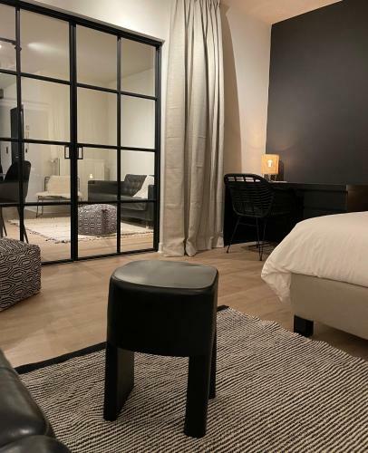 Unique Luxury Apartment With Cosy Garden!