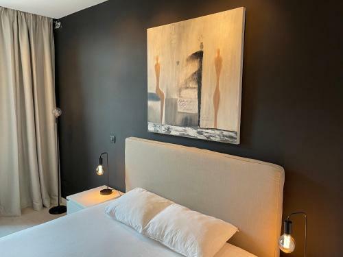 3 Room Luxury Design Apartment