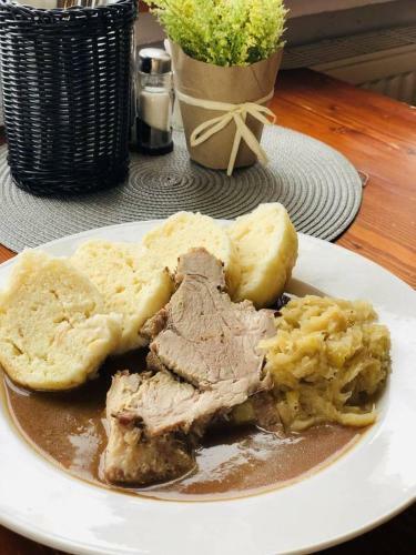 Hotel A Restaurace Pomez�