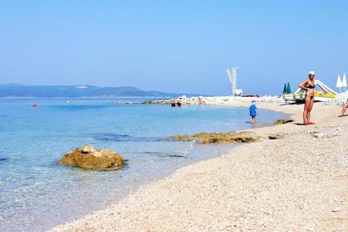 Apartments With A Parking Space Makarska - 17709