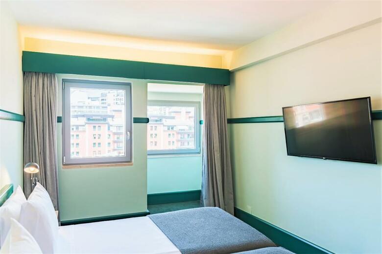 Hotel Holiday Inn Express & Suites Lisbon - Pr�ncipe Real By Ihg