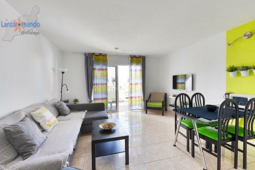 Green Apartment, Bright Apt In Costa Teguise