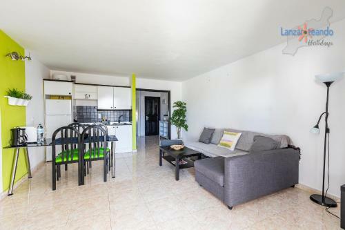 Green Apartment, Bright Apt In Costa Teguise