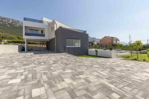 Luxury Villa Adonis Split With Private Pool, Jacuzzi, Sauna And Gym