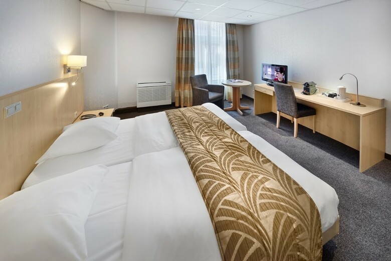 Golden Tulip Hotel Lion D'or