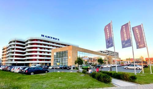 New Wave Apartment Big & Beautiful -parking