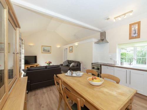 2 Luckington Stables