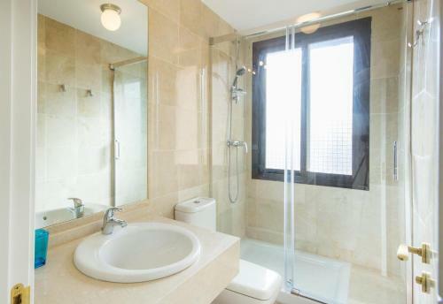 Wonderful 2 Bedroom Apartment 821