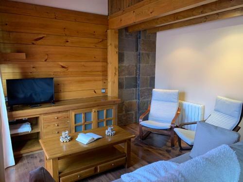 2 Bedroom Duplex Apartment In La Molina