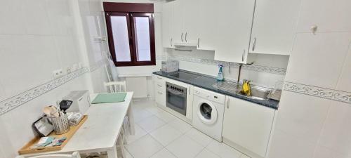 Apartamento Cozy Yellow Home In Getxo