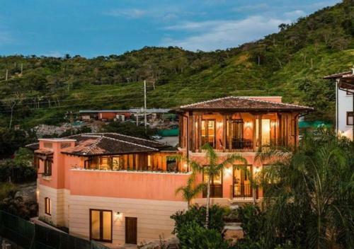 Luxury Spacious Beach Town Villa In Las Catalinas!