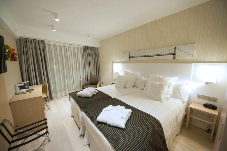 Hotel Barcel� Bilbao Nervi�n