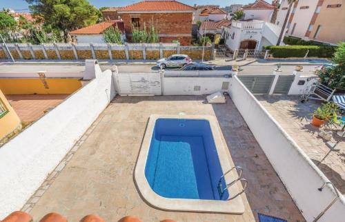 Casa Con Piscina En Miami Platja