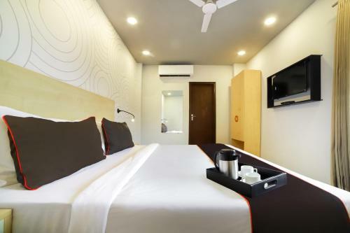 Hotel Collection O 39643 Chandan Hola Rd