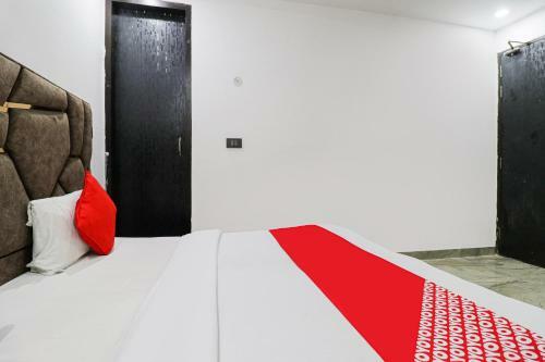 Oyo 86224 Hotel Grand
