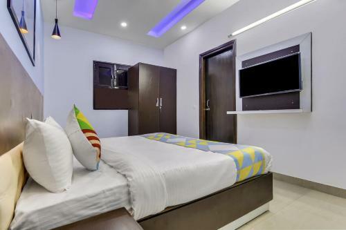 Hostal Collection O 82677 Hotel Apj Grand