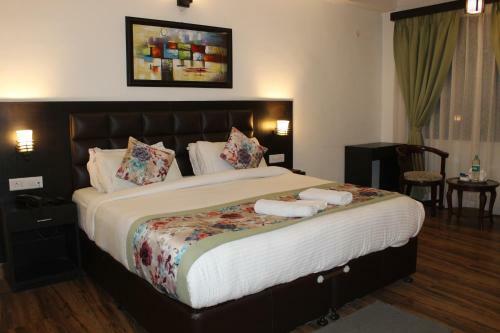 Hotel The Leenor Regency