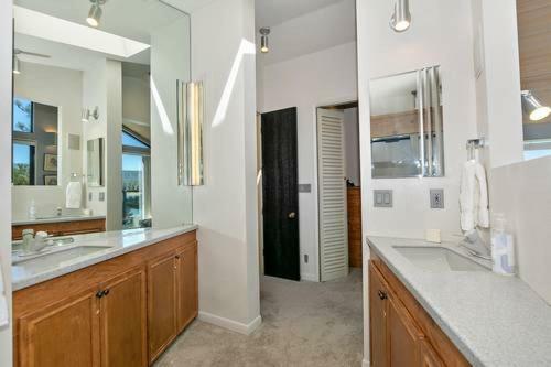 The Point! Spectacular Lake Views 5 Suites!