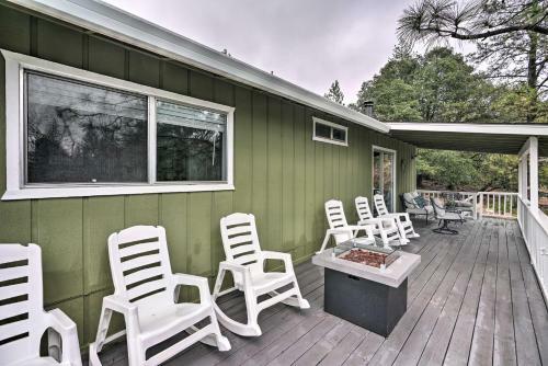 Charming And Pet-friendly Pine Grove Retreat!