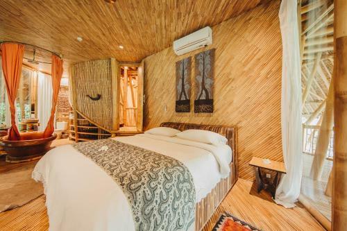 Villa Tower House - 4 Bds Eco Bamboo House, River View