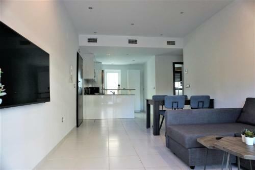 Cosy Ground Floor Apartment With Direct Access To The Pool