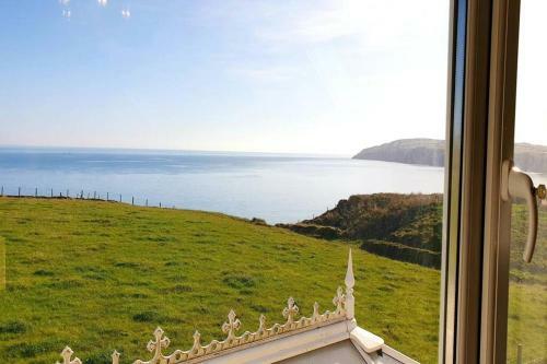 Bodnant-4 Bed-views Views Views-aberdaron